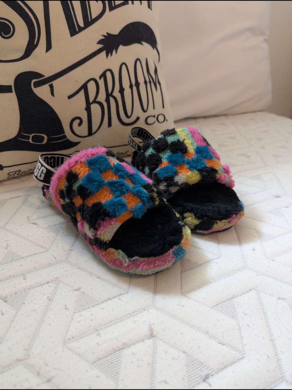 UGG‎ Colorful Slippers Size 5